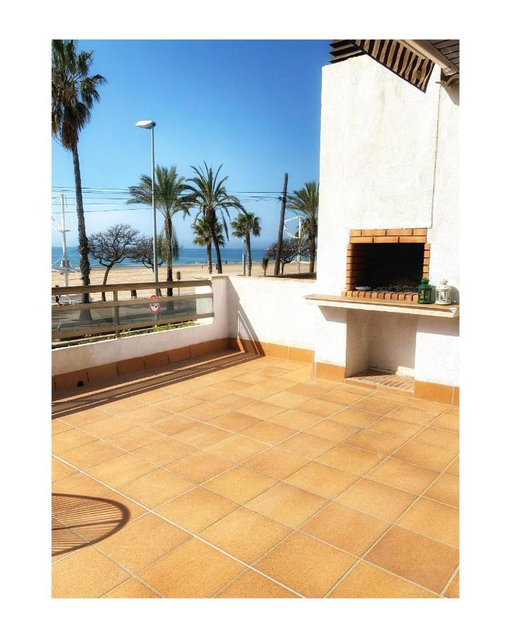Beach House Cambrils Apartamento En Primera Linea De Playa Exterior photo